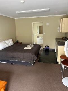 Woodbourne Tavern and Motel - 7