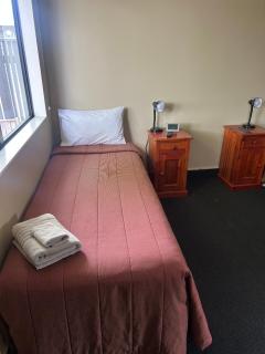 Woodbourne Tavern and Motel - 4