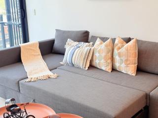 Southbank Apt King and Sofa Bed with Free Parking - 6