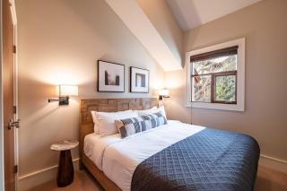 Fitzsimmons Walk 15 by Outpost Whistler - 4