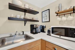 Above the Tea Room off Madison Square - 7