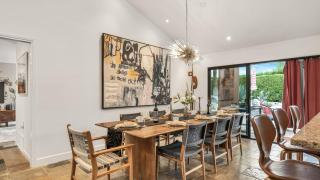 Design-forward Palm Springs home w saltwater pool lush yard multiple outdoor dining areas Casa Papagayo by AvantStay - Palm Springs - 3