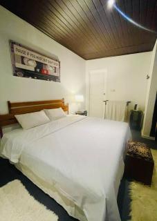 The Burrow - A Modern Loft-Style Luxury Villa - 4