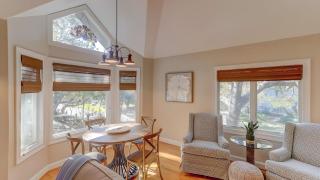 Steps to Isle of Palms Beach w Porch Dining Outdoor Shower Open Living Sea Haven by AvantStay - Pine Island - 4