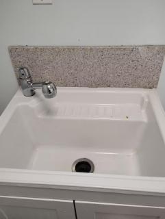 Gated - 1 King Bed 1 Bath Apt with Full Kitchen 103 - 9