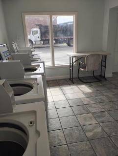 Gated - 1 King Bed 1 Bath Apt with Full Kitchen 103 - 8