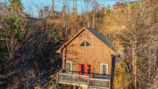Hot Tub Game Loft Open Living Minutes to Downtown Gatlinburg Whisper Cabin by AvantStay - 9