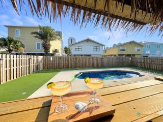 PRIVATE POOL & SHORT WALK TO BEACH - FREE ACTIVITIES - 0