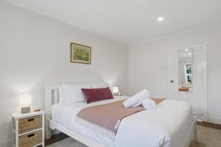City & Heritage - Stylish 2 Bed Cottage in Hobart - 6