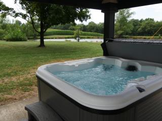 Timber Oaks 2-Home Country Retreat Pond & Hot Tub - 9