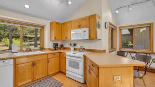 Charming Hot Tub Home near SHARC - 9