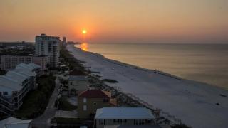 Tradewinds 1304 Top Floor Beach Front 2 bed 2bath New Furniture - 4