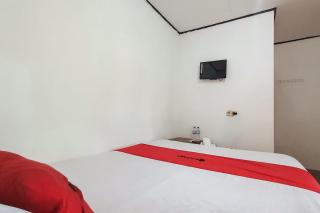 RedDoorz near Pantai Ujung Genteng 2 - 2