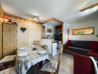 Studio cosy style chalet près des pistes avec balcon - FR-1-852-10 - 9