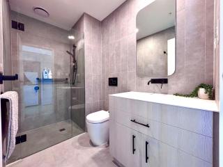 M-City Monash Spacious Skyline Escape & Hospital - 2