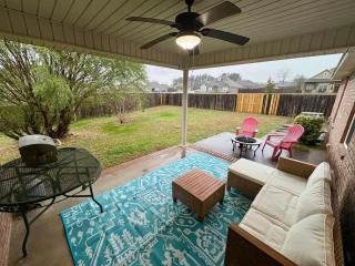 Northridge Family Retreat - 9