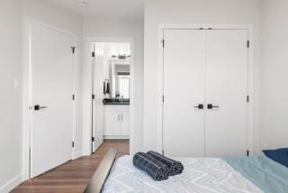 Spacious Home • 3BR • Close to Whyte and Downtown - 1