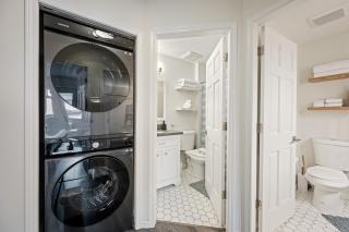 Private Hot Tub | Pool | AC | Free Parking - 3