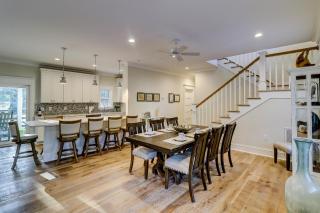 AV11-32: 11 32nd Avenue - 9