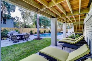 AV11-32: 11 32nd Avenue - 8