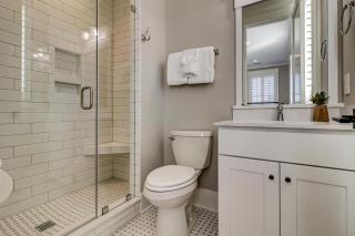 AV3-39: 3 39th Avenue - 2