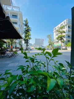 Helen Halong Hotel - 1