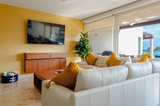 Elements Penthouse 14 condo - 9