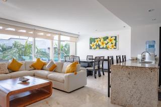 Elements Penthouse 14 condo - 5