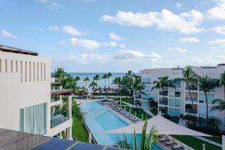 Elements Penthouse 14 condo - 5