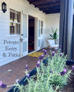 Windsor Retreat with City Views - 9