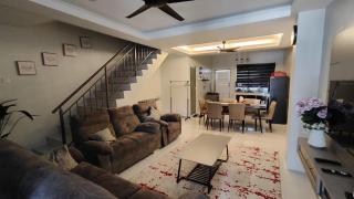 Fawa Homestay Jasin - 8