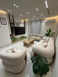 New-Modern Zamalek Stay - Partial Nile View - 0