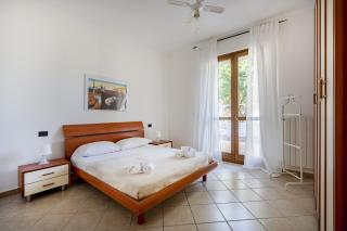 Elisa's - Villa with Garden - 0