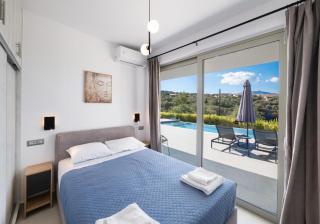 Kristi by Vintage Travel - 8