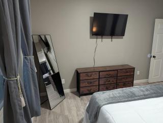 The Junction Cove |2BR Apartment, Walk to Downtown - 7