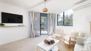 The Landmark- Top Level - 1