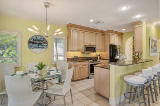 Monarch Villa - 5542 W - 4