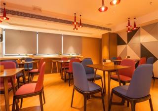 Borrman Hotel Zhanjiang Wuchuan Jinsha Plaza - 2