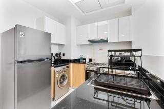 Cozy 1BR Apartment, 20 Min to Jebel Ali Beach - 6