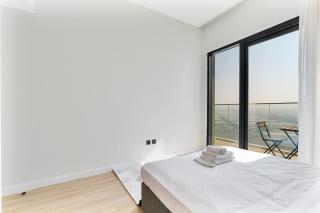 Cozy 1BR Apartment, 20 Min to Jebel Ali Beach - 2