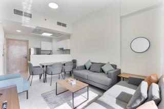 Cozy 1BR Apartment, 20 Min to Jebel Ali Beach - 9