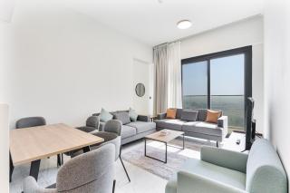 Cozy 1BR Apartment, 20 Min to Jebel Ali Beach - 8