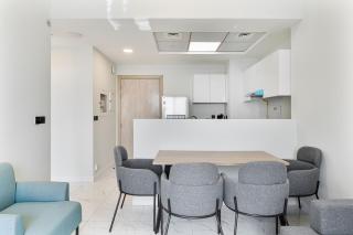 Cozy 1BR Apartment, 20 Min to Jebel Ali Beach - 4