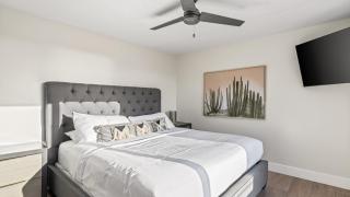 2 Condos Steps to the Beach Hot Tub Trestles Trailhead Duo by AvantStay - 1