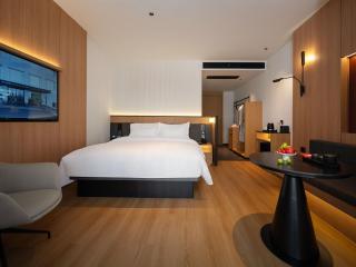 Clouds April Hotel, Dianchi South Asia Style First City Branch - 5