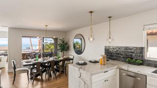 3 Condos Steps to Beach Rooftop Patio Trestles Trailhead Trio by AvantStay - 2