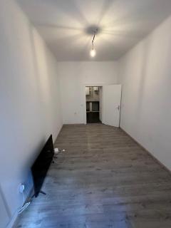 City Nest - freshly renovated mini studio - 1