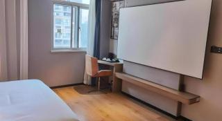 VX Hotel Wuhan Optics Valley Yangjia Bay Metro Station - 2