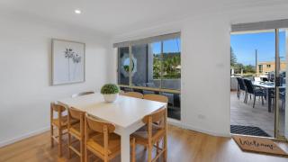 North Avoca Pearler - Just Opposite The Beach - 9