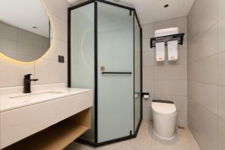 Wuxuan Chongqing Guanyinqiao Metro Station Store - 5